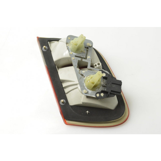 Φανάρι Πίσω Εσωτερικό HELLA Δεξί για MERCEDES CLK (W208) 97-02 (A2088200864)